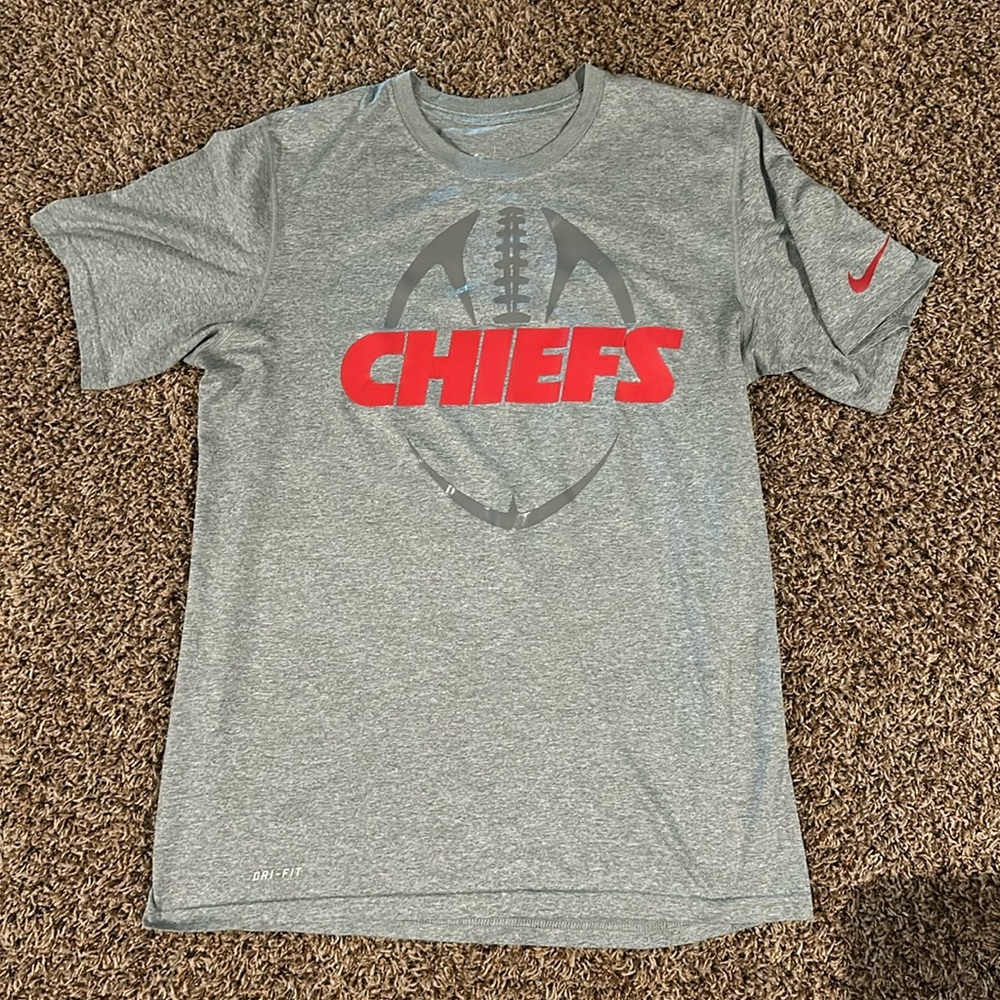 Grey Men’s M Nike Drifit NFL tee shirt.  Chiefs on front of shirt.